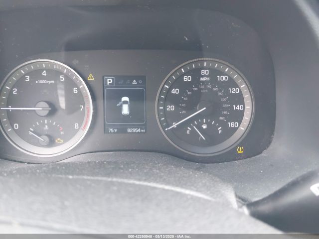 KM8J23A44HU379084 Hyundai TUCSON SE