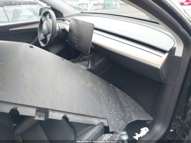 7SAYGDEE5RF130335 Tesla Model Y Long Range Dual Motor All-wheel Drive