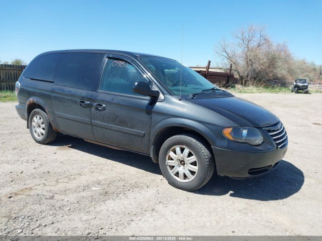 2005 CHRYSLER TOWN & COUNTRY 2C4GP44R75R303963