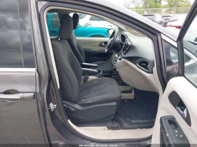 2C4RC1BG5HR771361 Chrysler Pacifica Touring Plus