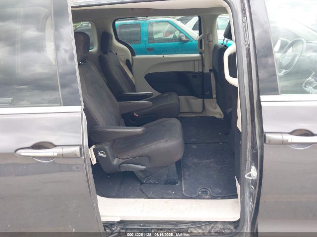 2C4RC1BG5HR771361 Chrysler Pacifica Touring Plus