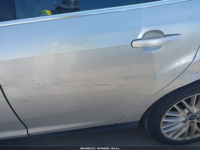 1FADP3N22EL317329 Ford Focus Titanium