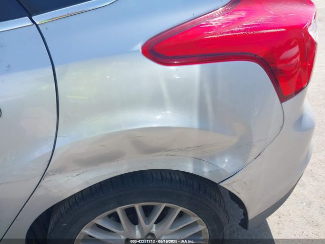 1FADP3N22EL317329 Ford Focus Titanium