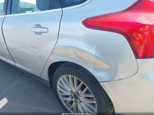 1FADP3N22EL317329 Ford Focus Titanium