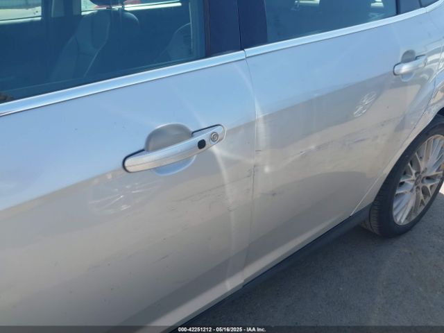 1FADP3N22EL317329 Ford Focus Titanium