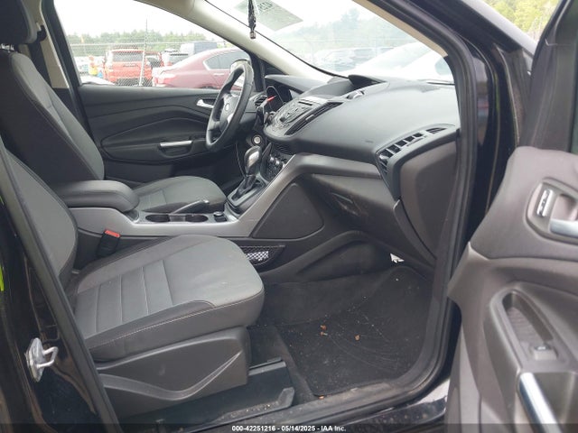 1FMCU9G96GUC31705 Ford ESCAPE SE