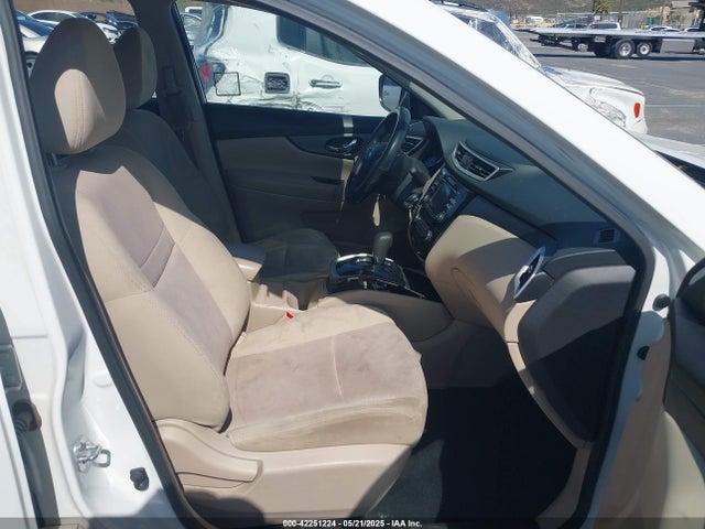 JN8AT2MV6GW150560 Nissan ROGUE S