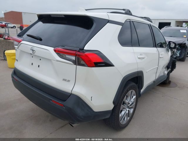 2T3C1RFV6NW211580 Toyota Rav4 Xle Premium