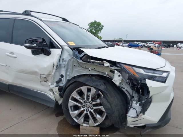 2T3C1RFV6NW211580 Toyota Rav4 Xle Premium