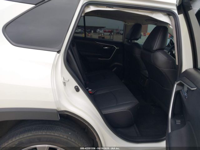 2T3C1RFV6NW211580 Toyota Rav4 Xle Premium