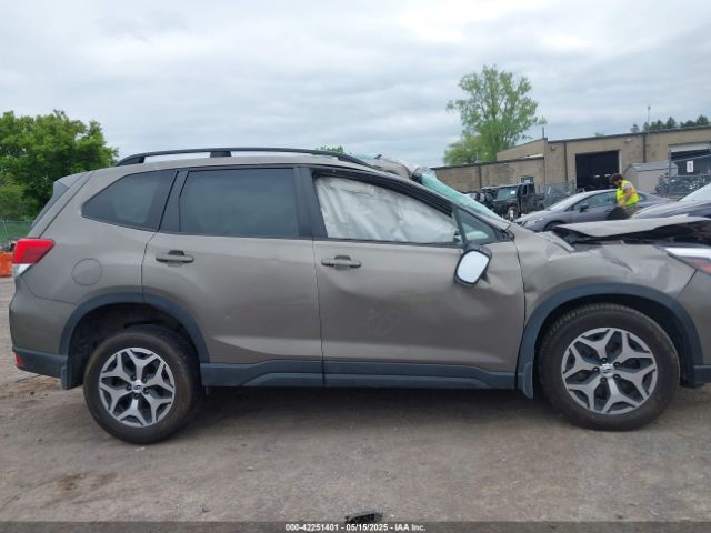 JF2SKAJC2LH608689 Subaru Forester Premium