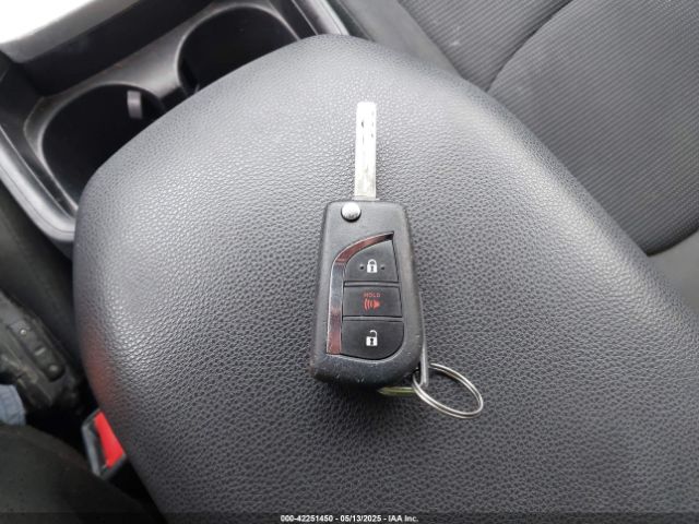 JTMG1RFV4KD047188 Toyota RAV4 LE