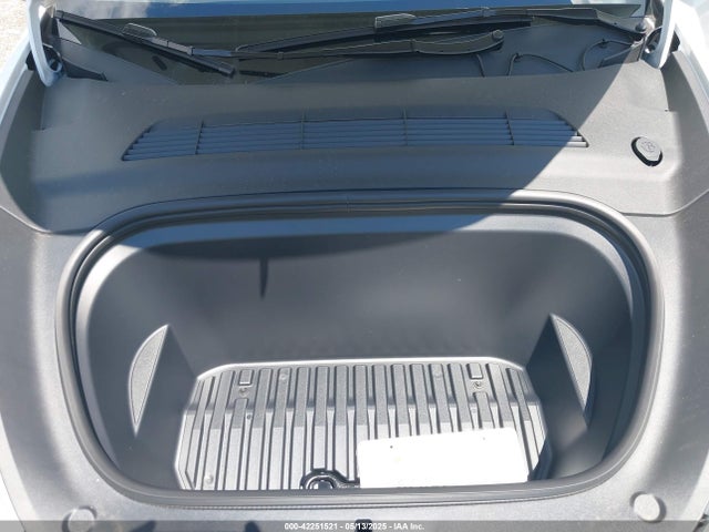 2025 TESLA MODEL Y 7SAYGDED1SA348492 Photo 9