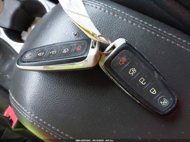 1FMCU9J99GUB10501 Ford Escape Titanium