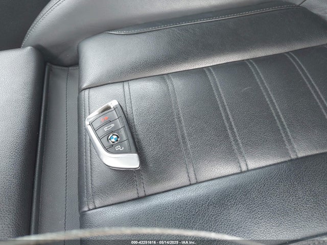 WBA5R7C57KAJ81832 BMW 330I