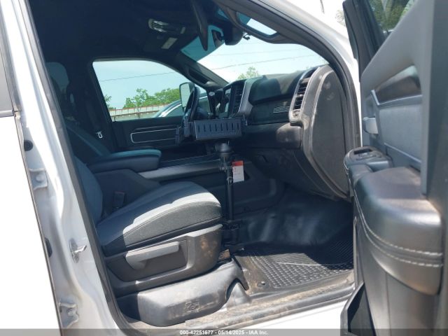 3C6UR5JL1MG652017 RAM 2500 Big Horn  4x4 8' Box