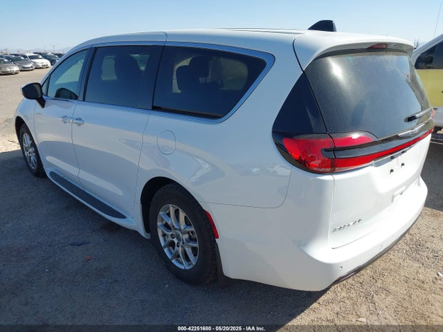 Chrysler Pacifica Touring L 2023 2C4RC1BG6PR531640 Image 3
