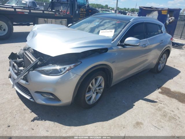 2017 INFINITI QX30 SJKCH5CP1HA025374 Photo 1