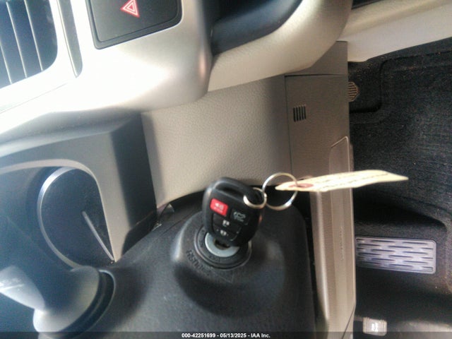 5TDZKRFH4FS040865 Toyota Highlander Le Plus V6