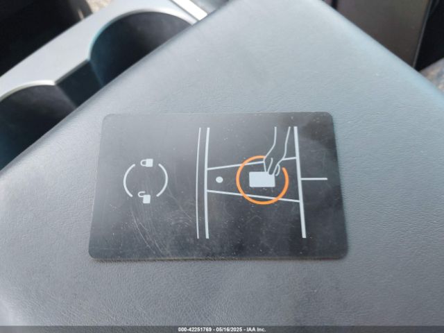 2022 TESLA MODEL Y 7SAYGDEF4NF400304 Photo 10