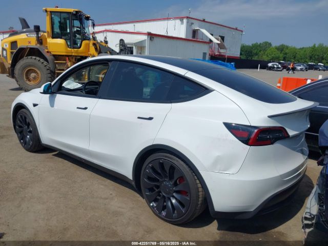 2022 TESLA MODEL Y 7SAYGDEF4NF400304 Photo 2