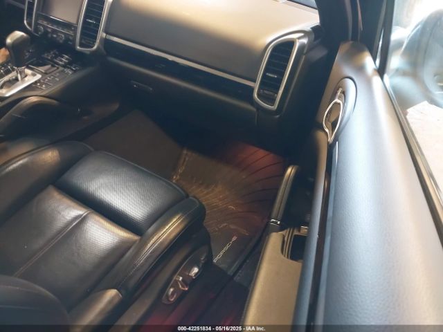 WP1AA2A25ELA92949 Porsche Cayenne