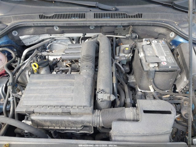 3VWDB7AJ7JM207427 Volkswagen Jetta 1.4t Se/1.4t Wolfsburg Edition