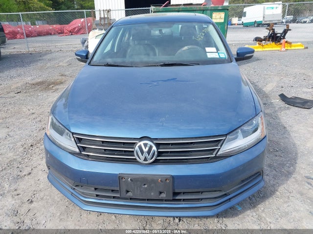 3VWDB7AJ7JM207427 Volkswagen Jetta 1.4t Se/1.4t Wolfsburg Edition