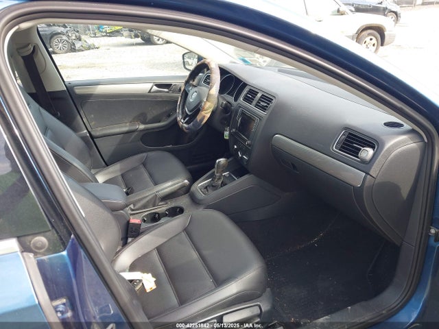 3VWDB7AJ7JM207427 Volkswagen Jetta 1.4t Se/1.4t Wolfsburg Edition