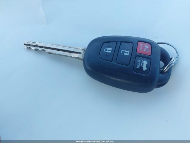 4T1BF1FK4HU791073 Toyota CAMRY SE