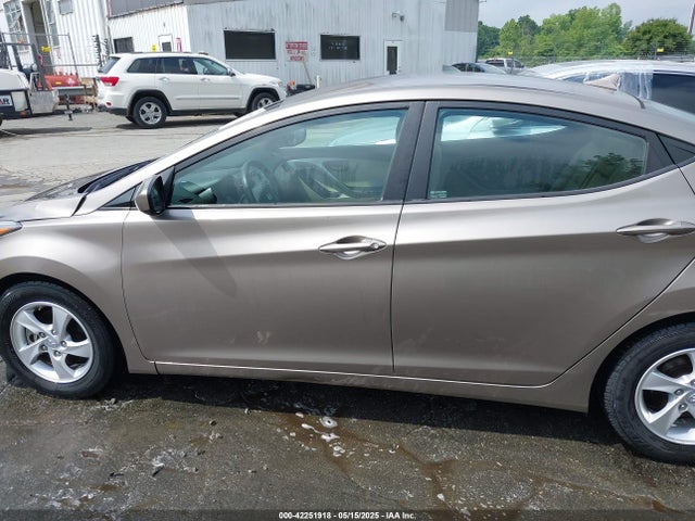 5NPDH4AE9EH523832 Hyundai ELANTRA SE