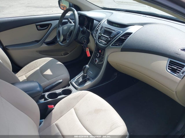 5NPDH4AE9EH523832 Hyundai ELANTRA SE