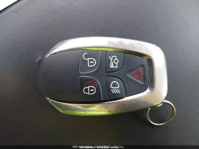 2012 JAGUAR XJ SAJWA2GB0CLV25378 Photo 10