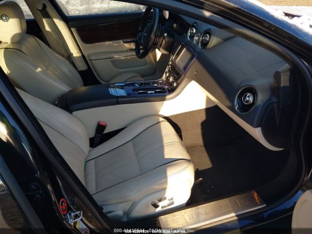 2012 JAGUAR XJ SAJWA2GB0CLV25378 Photo 4