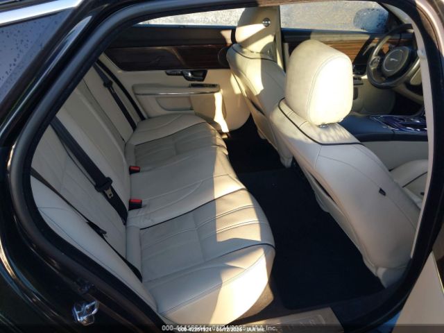 2012 JAGUAR XJ SAJWA2GB0CLV25378 Photo 7