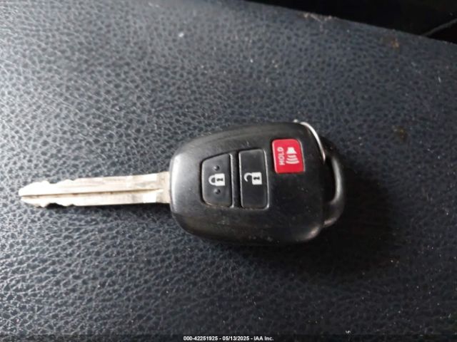 JTMZFREV3JJ197336 Toyota RAV4 LE
