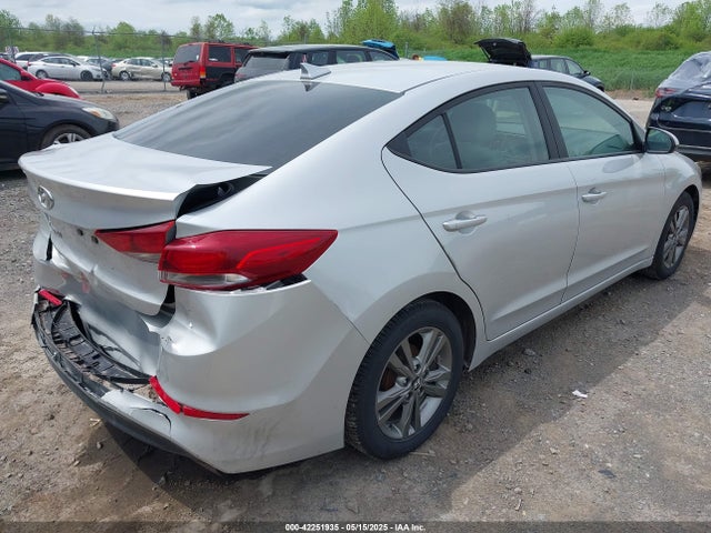 5NPD84LF0HH068072 Hyundai ELANTRA SE