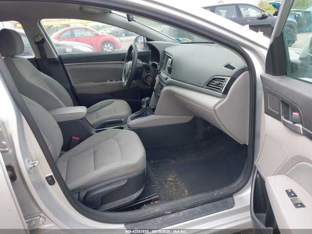 5NPD84LF0HH068072 Hyundai ELANTRA SE