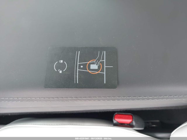 2025 TESLA MODEL 3 5YJ3E1ET7SF939383 Photo 10
