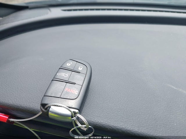 1C3CCCBB0FN753788 Chrysler 200 S