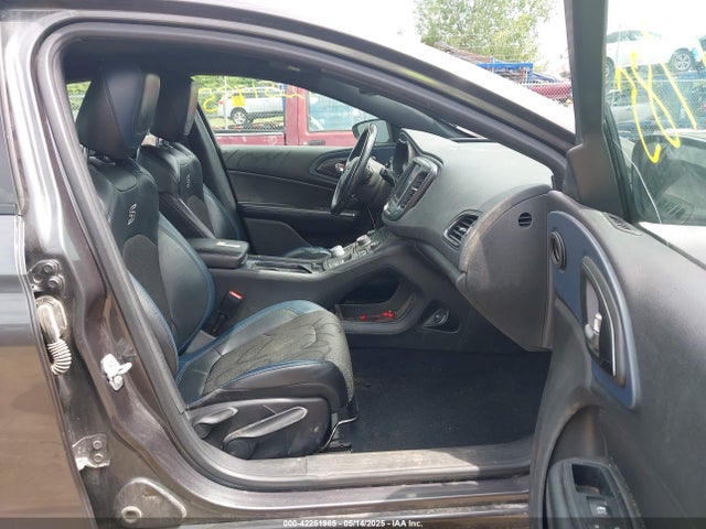 1C3CCCBB0FN753788 Chrysler 200 S
