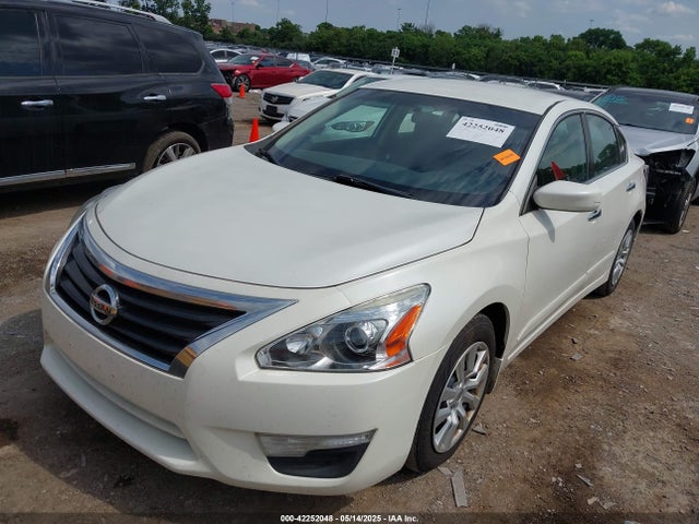 Nissan Altima 2.5 S 2014 1N4AL3APXEC299825 Image 2