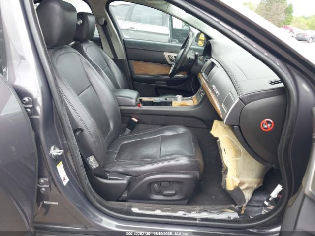 2010 JAGUAR XF SAJWA0HE2AMR64439 Photo 4