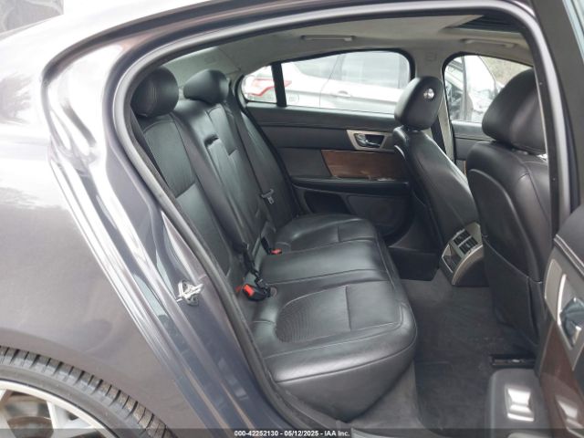 2010 JAGUAR XF SAJWA0HE2AMR64439 Photo 7