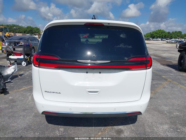 Chrysler Pacifica Select 2025 2C4RC1BG7SR531770 Image 17
