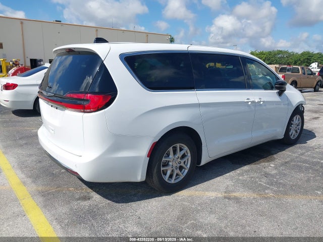 Chrysler Pacifica Select 2025 2C4RC1BG7SR531770 Image 4