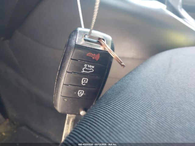 KNDJP3A52E7031938 KIA SOUL +