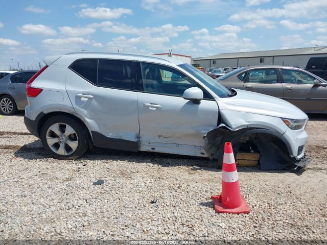 YV4AC2HK4M2486512 Volvo Xc40 T4 Momentum
