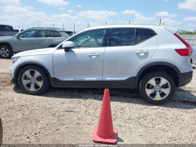 YV4AC2HK4M2486512 Volvo Xc40 T4 Momentum