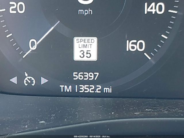 YV4AC2HK4M2486512 Volvo Xc40 T4 Momentum